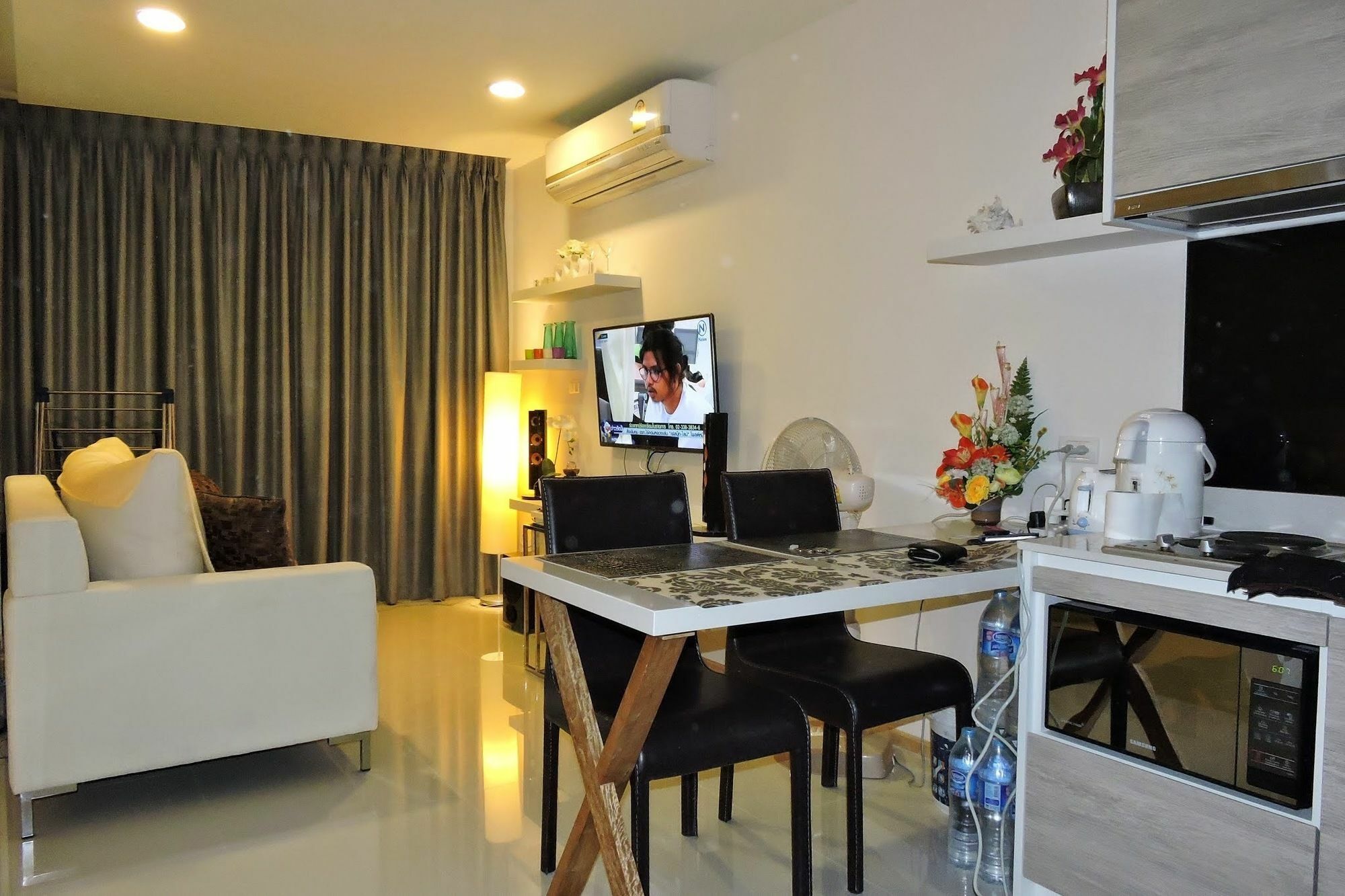 Acqua - 100 Meters From Jomtien Beach Pattaya Eksteriør billede
